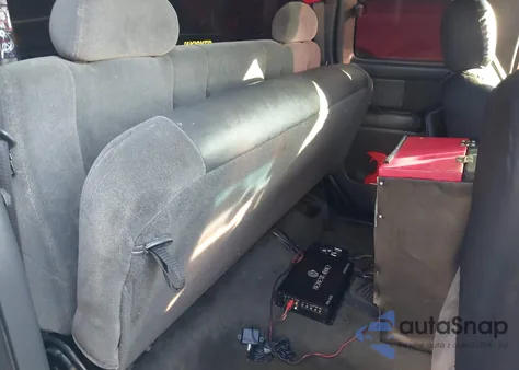 2003 Chevrolet Silverado 1500 Ls из США, поврежденный, VIN 2GCEC19VX31180811